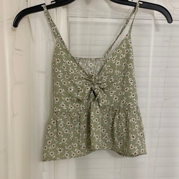 Green with white flowers flowy tied tank top - Picture 1 of 4